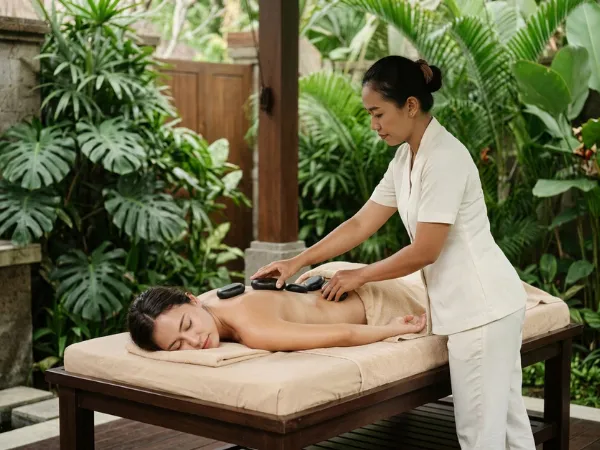 Treatments hot stone massage